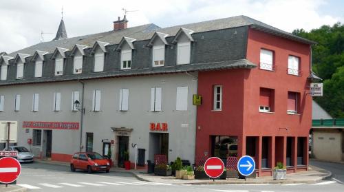 Pont-de-Salars Hotel | Logis Hotel Restaurant des Voyageurs