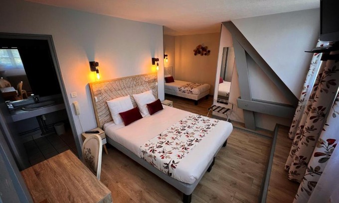 Tarnac Hotel | Logis Hotel Restaurant des Voyageurs