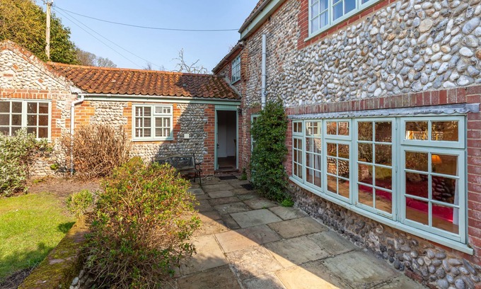 Cley next the Sea House | Loke House - house sleeping 8 in Cley