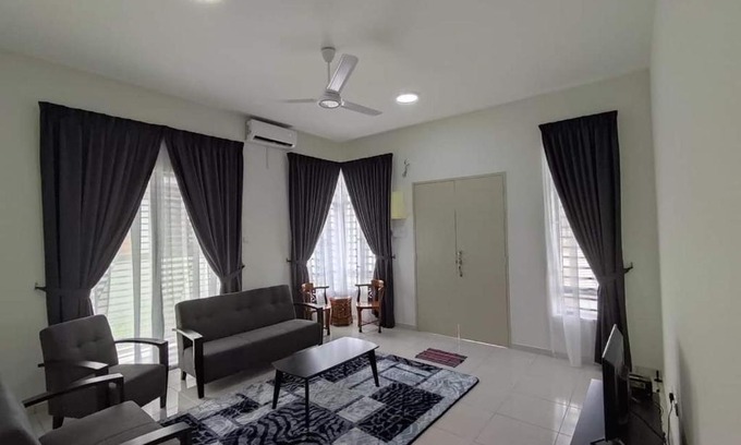 Jasin House | LOMPOI HOMESTAY Islam Guest