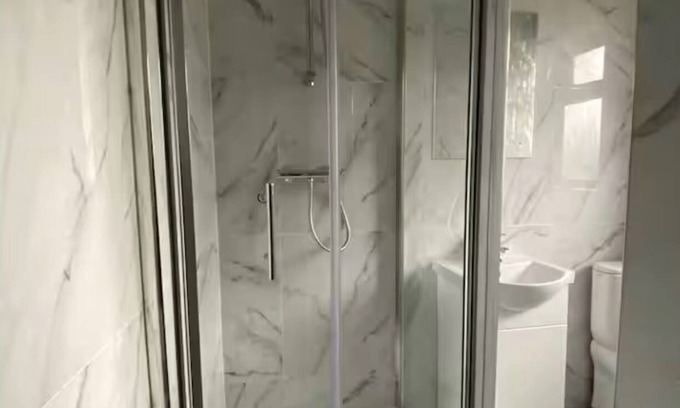 Hendon House | London Blissful Retreat - 4 Bedroom House