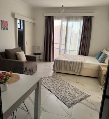 Aglantzia Apartment | Long Beach'de Stüdyo Daire