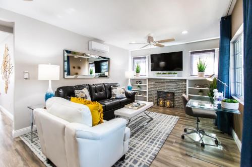 Eastside Apartment | Long Beach Duplex King Bed Pet Friendly Nurses Surgeon Business Travelers Near St Marys Medical Center & Downtown