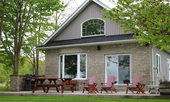 North Port Cottage | Long Reach Retreat Cottage , Prince Edward County , 36 km from Sandbanks