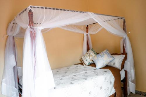 Mai Mahiu Hotel | Longonot Transit Hotel- Mai Mahiu