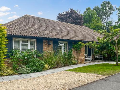 Wooburn Moor House | Longways