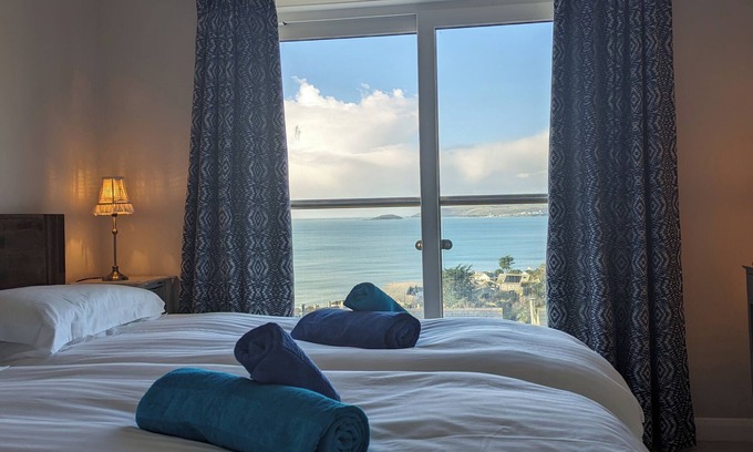 Downderry Cottage | Looe Island View