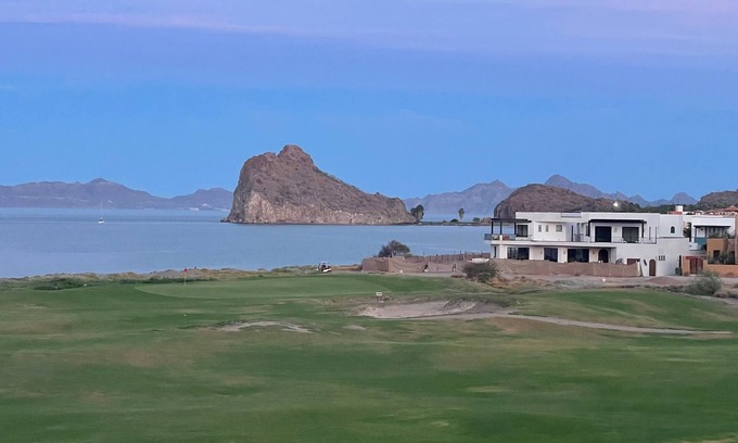 Nopolo Villa | Loreto Bay on the Ocean/Golf Course with mountain views -6 Bedrooms Pool Jacuzzi