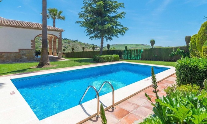 Antequera Villa | Los Lirios Antequera - La Higuera by Ruralidays
