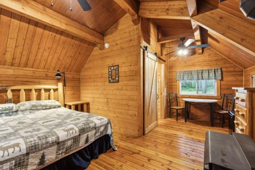 Grantsdale House | Lost Horse Lodge King Cabin 12