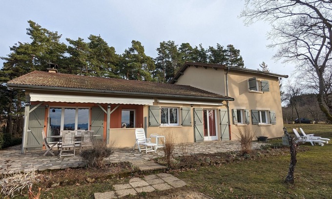 Sugeres Villa | Loue Grande Maison 10 Couchages