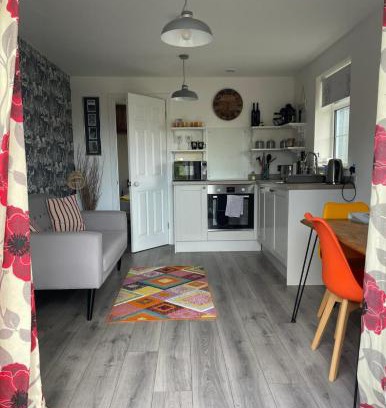 Loughor Apartment | Loughor Annnex, Llangennech , Wales
