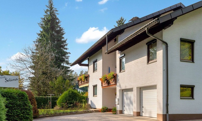 Unterburg am Klopeiner See Apartment | Lovely apartment for 4 people with WIFI, TV, terrace, pets allowed and parking