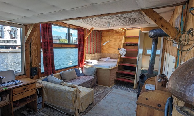 Rummelsburg Boat Rental | Love Boat!