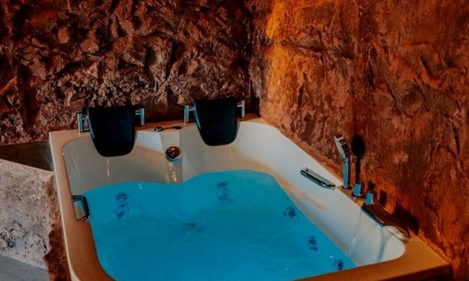 Hagen Apartment | Love Cottage with whirlpool in Hagen