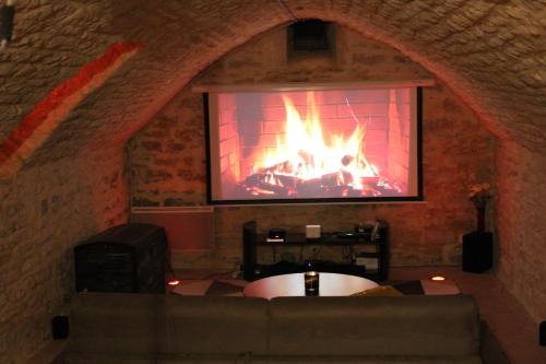 Ancy-le-Franc Apartment | Love Loft