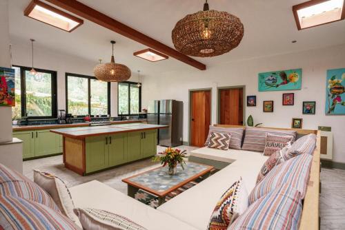 Tzununa House | Love Probiotics Lodge