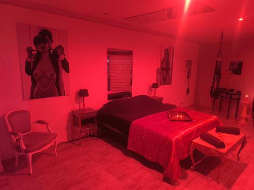 Athies Apartment | love room arras