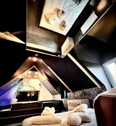 Loguivy House | Love Room
