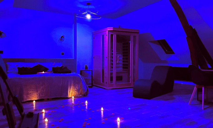 Chateau-Landon Apartment | Love Room Le Chalet/Jacuzzi/Sauna
