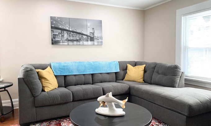 Montclair Apartment | Lovely 1 BD downtown 2F apt in quite neighborhood