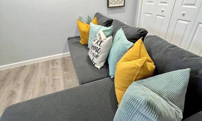 Frankford Apartment | Lovely 1-Bedroom Apartment with Free Parking