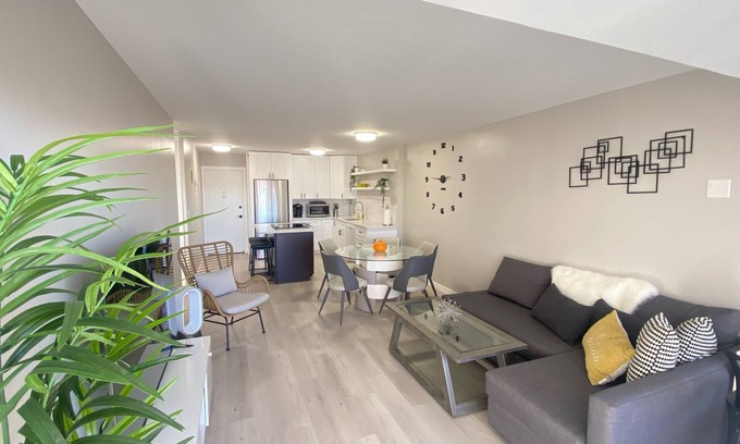 Congress Park Condo | Lovely 1 bedroom condo near shops & dining!