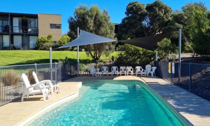 Fingal Apartment | Lovely 1 Bedroom Holiday Apartment