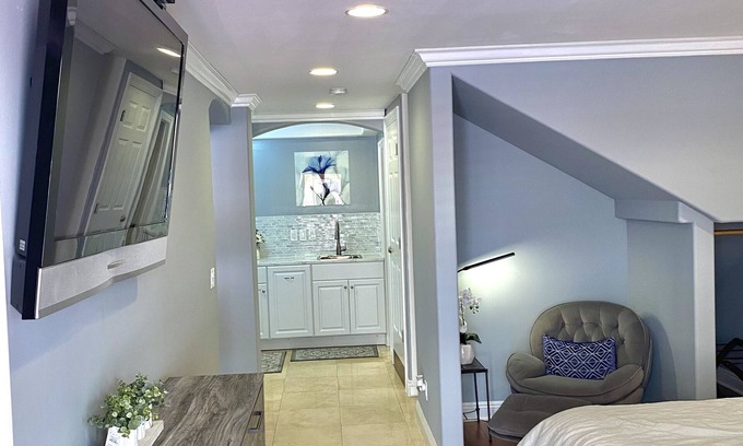 Harbor Apartment | Lovely 1 bedroom Lomita apartment