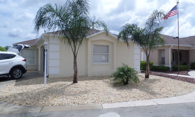The Villages House | Lovely 2 Bed/2 Bath Courtyard Villa and great location!