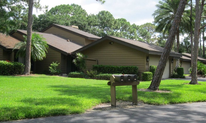 The Meadows Condo | Lovely 2 Bed 2 Bathroom Condo in a quiet lush area near the golf course