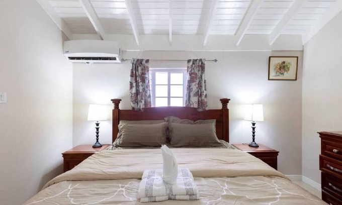 Eden Gardens Apartment | Lovely 2-Bed Apartment in the New Kingston Area
