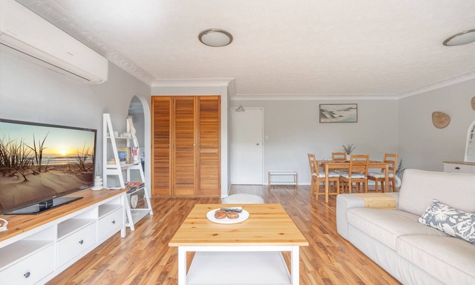 Nundah Apartment | Lovely 2-Bed by Oxenham Park, Transport & Shops