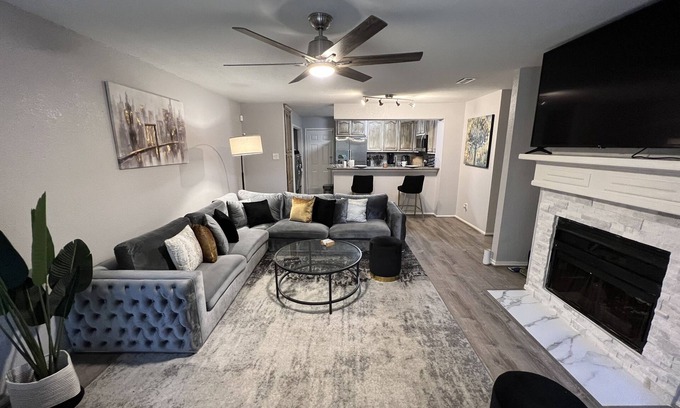 Astrodome Condo | Lovely 2-Bedroom Condo w/garage, pool & tennis court