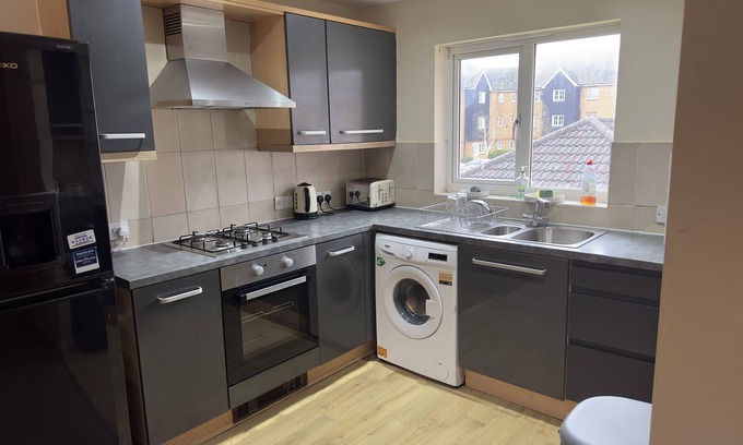 Thamesmead Apartment | Lovely 2 Bedroom Family Holiday Home in London