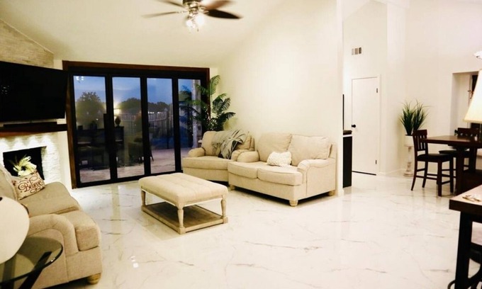 League City House | Lovely 2-bedroom house in League City close to Great Wolf Lodge Water Park