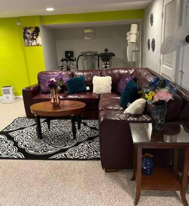 Wheaton-Glenmont Apartment | LOVELY 2 BEDROOMS APPARTEMENT, LAUNDRY/PARKING/TV
