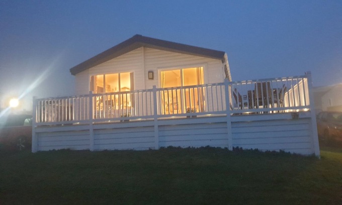 Eyemouth Cabin | Lovely 3-Bed Lodge in Eyemouth with stunning views
