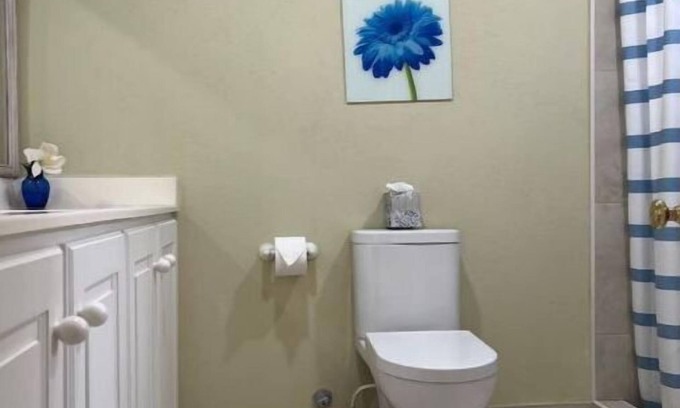 Hastings Condo | Lovely 3 Bedroom Condo with pool.