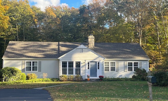 Madison House | Lovely 3-bedroom home in Madison close to downtown and great beaches.