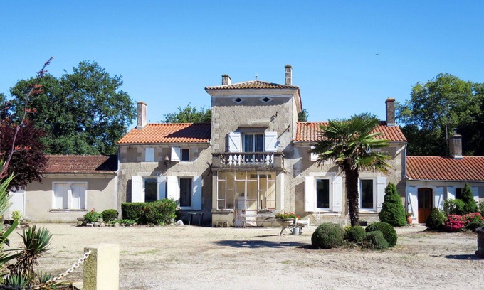 Jau-Dignac-et-Loirac House | Lovely apartment in villa for 5 people with WIFI, TV and terrace
