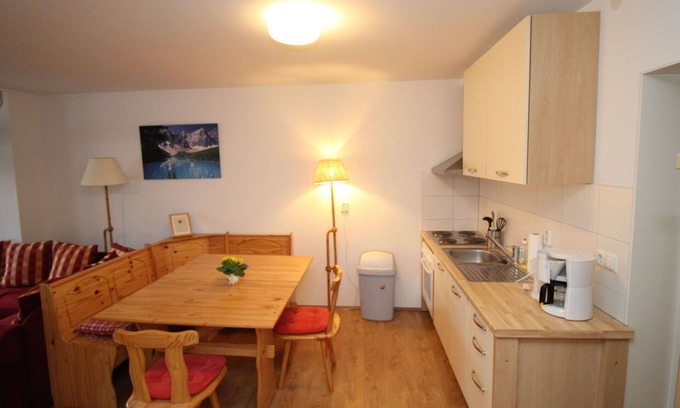 Muhldorf Apartment | Lovely apartment for 8 guests with WIFI, TV, balcony and parking