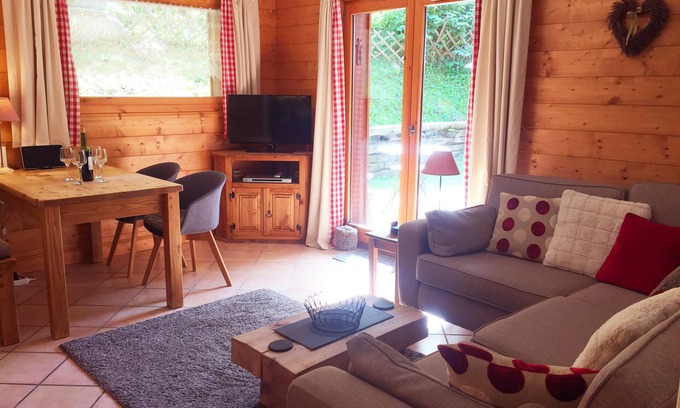 Les Houches Apartment | Lovely apartment 100 metres from ski lifts and Bellevue restaurants and shops