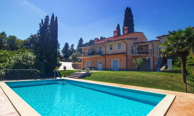 Brda Apartment | Lovely apartment for 5 people with A/C, pool, WIFI, TV, patio, panoramic view and parking