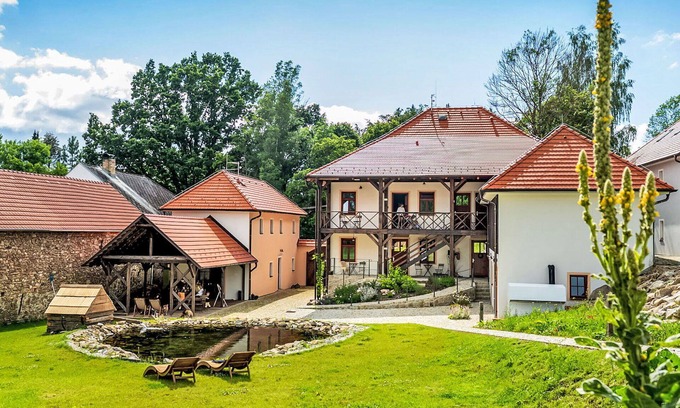 Horni Plana Apartment | Lovely apartment for 4 people with WIFI, terrace and pets allowed