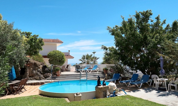 Las Cuevecitas Apartment | Lovely apartment for 2 people with WIFI, pool, TV, terrace and parking