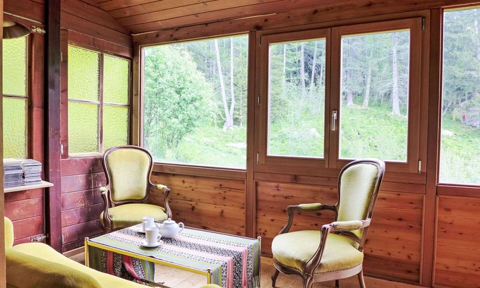 Buerchen Apartment | Lovely apartment for 10 guests with WIFI, TV, patio and parking