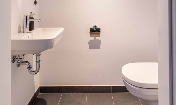 Fronhausen Apartment | Lovely apartment for 4 people with WIFI, TV, patio and parking