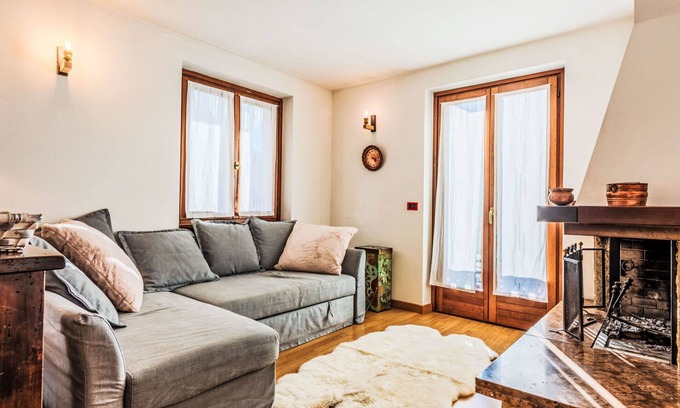 Sant'Antonio di Mavignola Apartment | Lovely apartment for 6 people with TV, balcony and parking