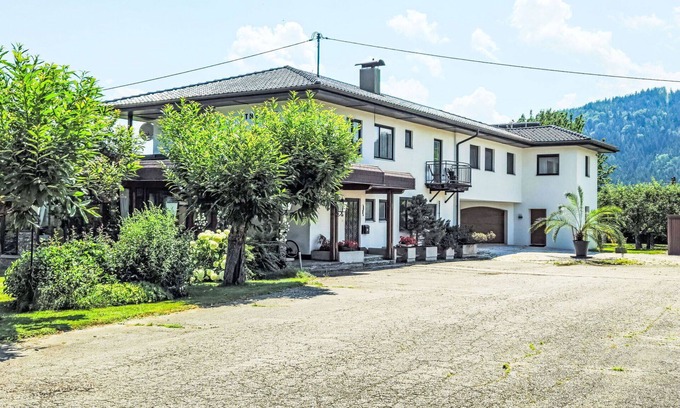 Feldkirchen in Kaernten Apartment | Lovely apartment for 6 people with WIFI, TV, balcony and parking